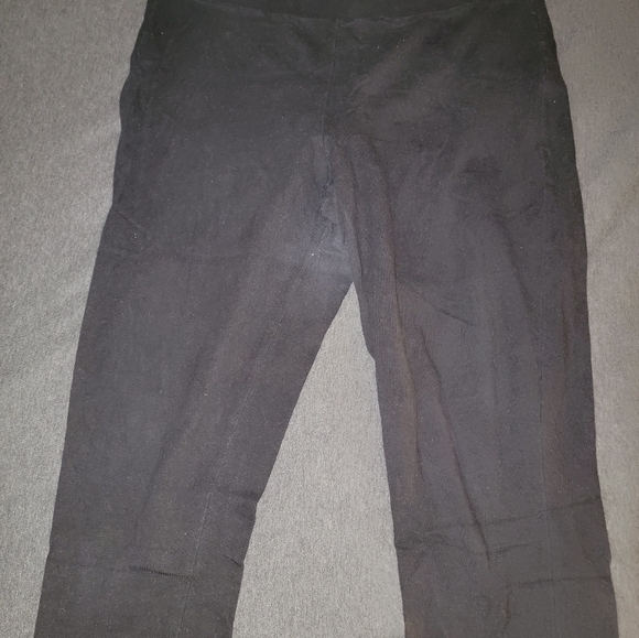 Torrid -2 Set - Capri Leggings - Size 2XL - Black - 2 Included - Picture 1 of 4